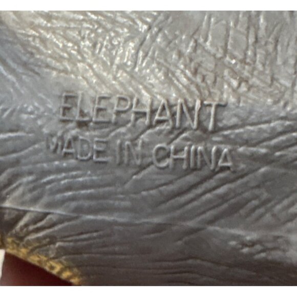 Realistic Gray Plastic Elephant Figurine 1980's Blue Eyes 7" x 4.5" - Picture 4 of 8
